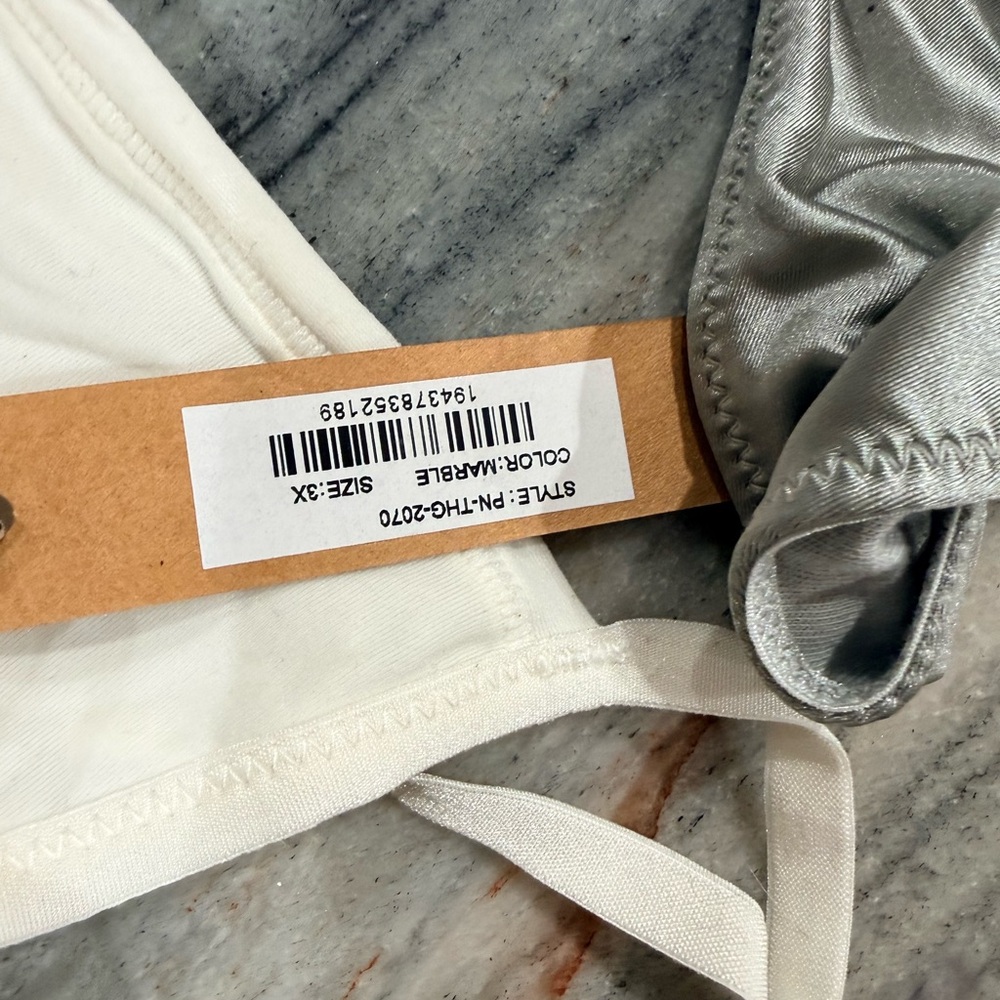 NWT SKIMS 3 piece 3X Panties Bundle. See photos for details. LOT 50 - Picture 3 of 5